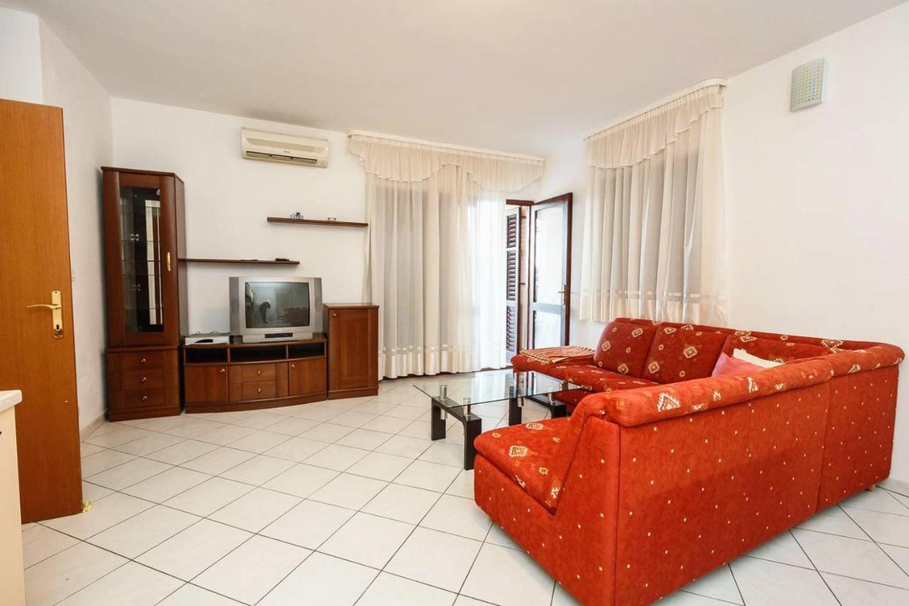 Apartments By The Sea Mastrinka, Ciovo - 4836 تروغير المظهر الخارجي الصورة