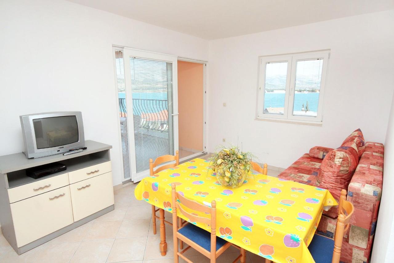 Apartments By The Sea Mastrinka, Ciovo - 4836 تروغير المظهر الخارجي الصورة